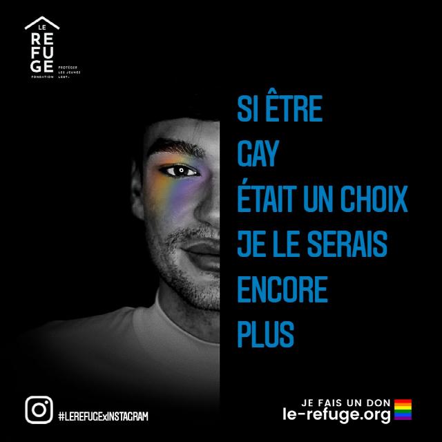 marche des fiertés avec une banderole le refuge