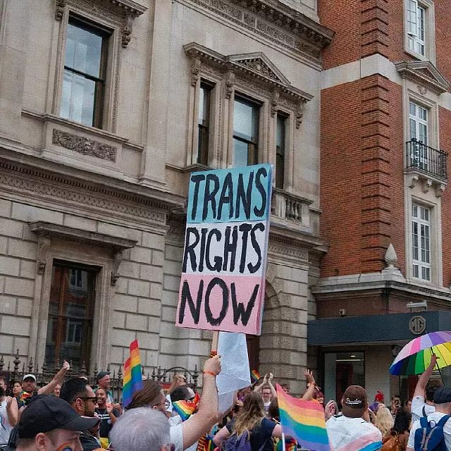 Une femme trans poursuit le Tennessee pour son permis de conduire