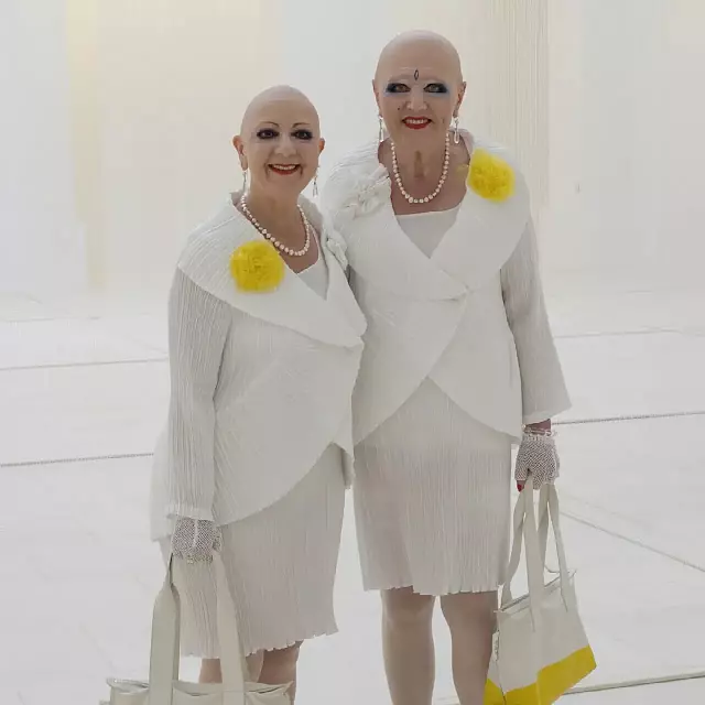 19 septembre : EVA & ADELE, duo trans, entre à la Biennale de Lyon