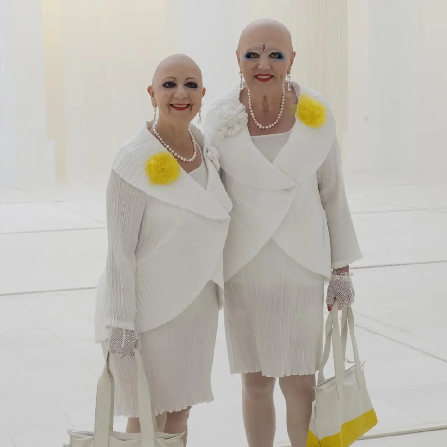 19 septembre : EVA & ADELE, duo trans, entre à la Biennale de Lyon