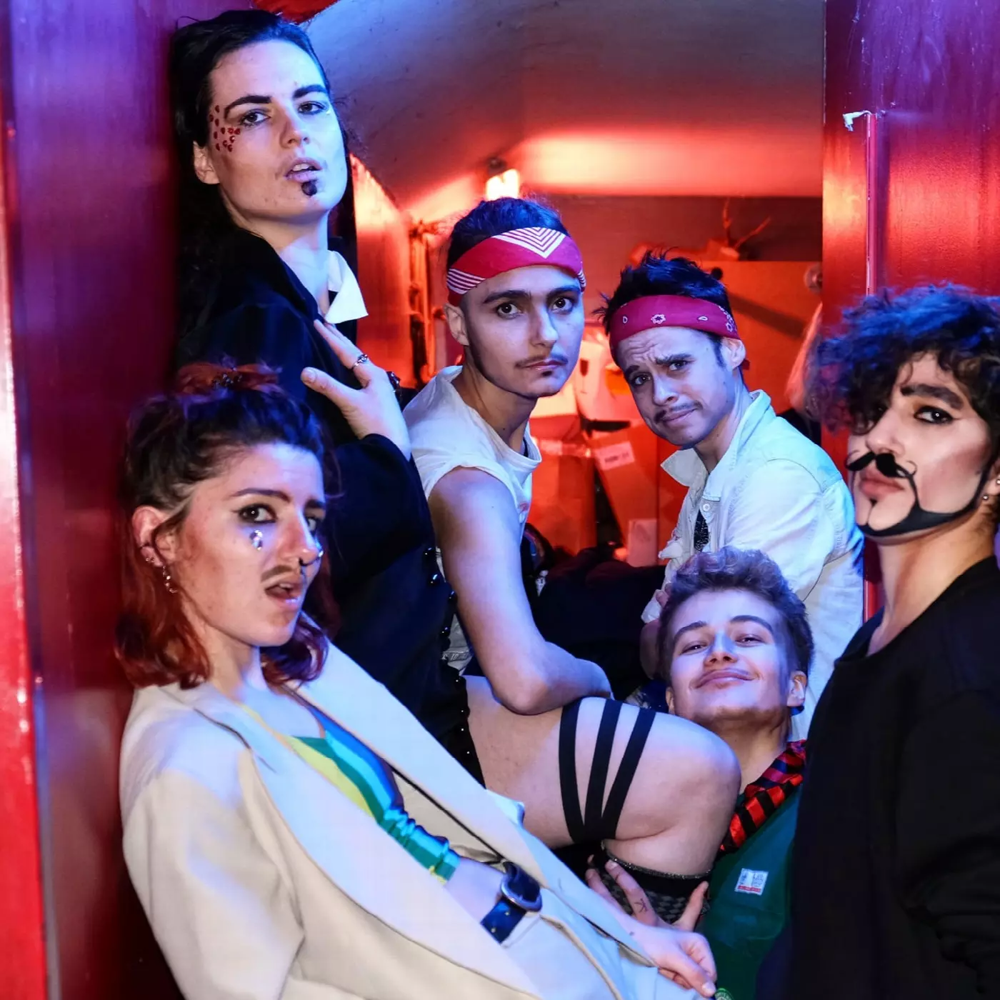 Photo : Hétéroclite (aucun crédit nommé constaté sur la page)