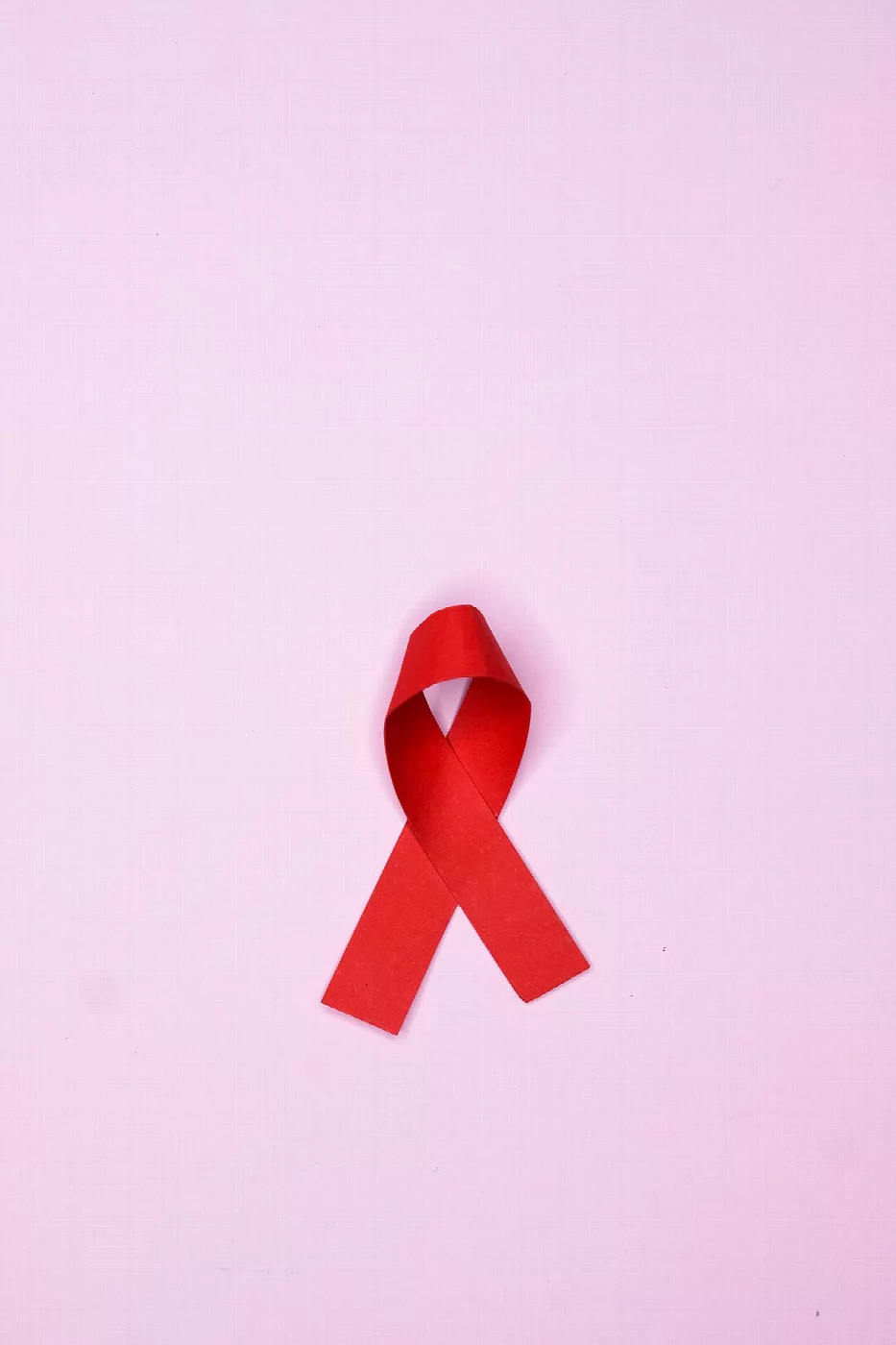 Un ruban rouge, symbole de la lutte contre le sida